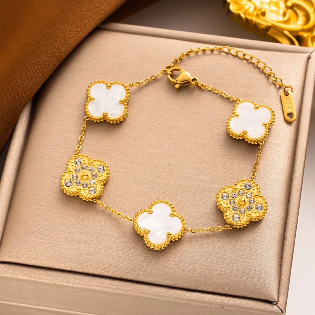 AMELIA Four-Leaf Clover Bracelet (Zircon Stones)