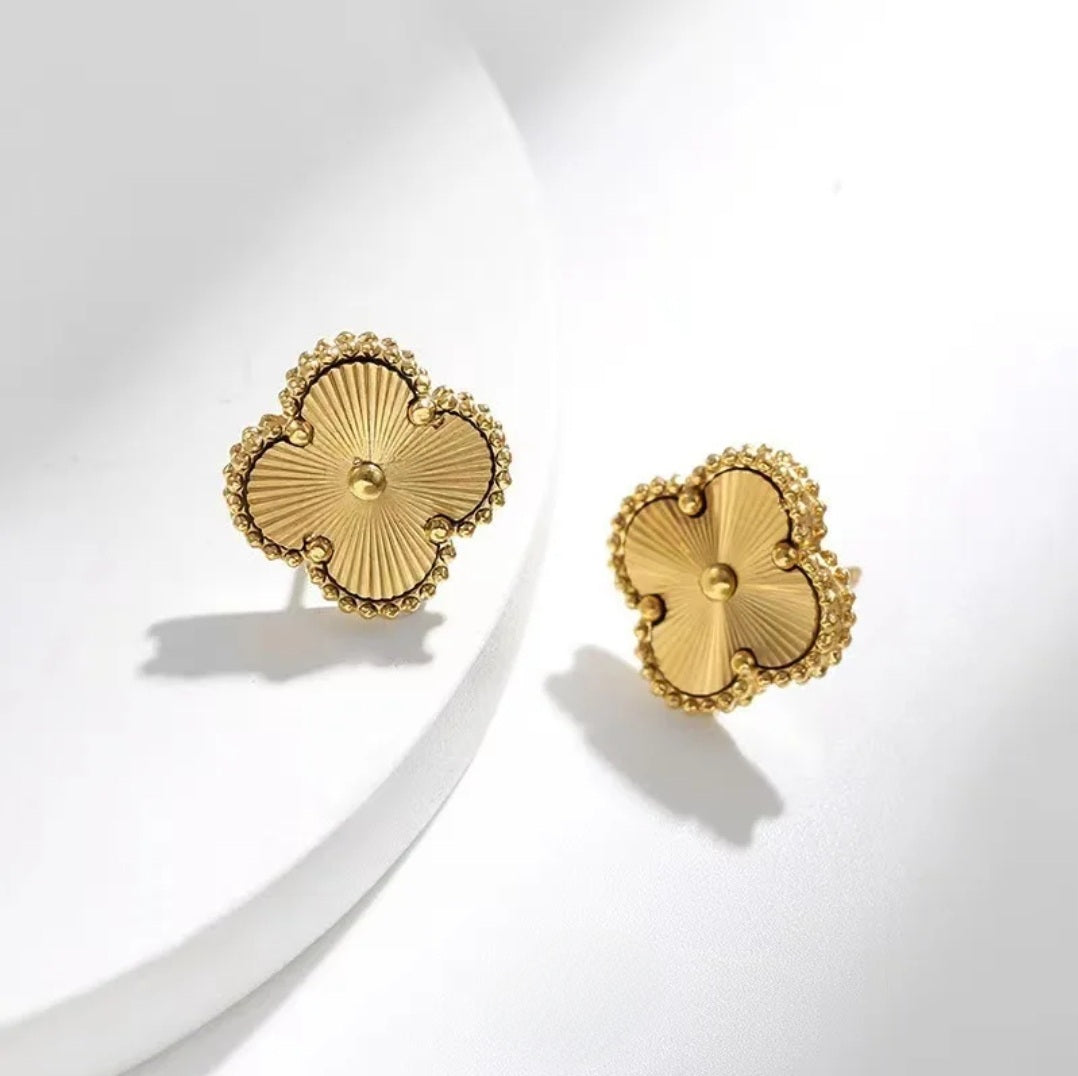 ANASTACIA Luxury Four-Leaf Clover Stud Earrings