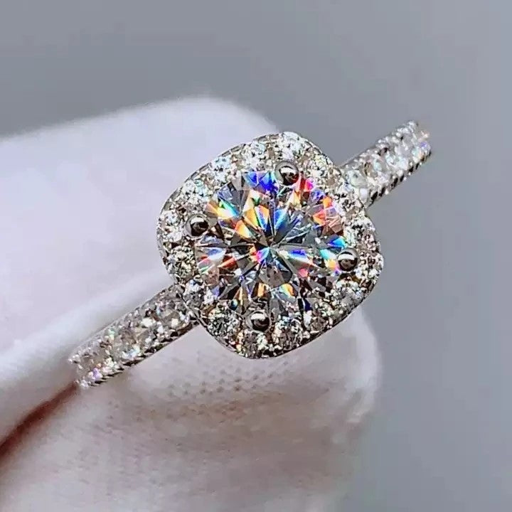 CAT Real Moissanite 0.5ct Ring