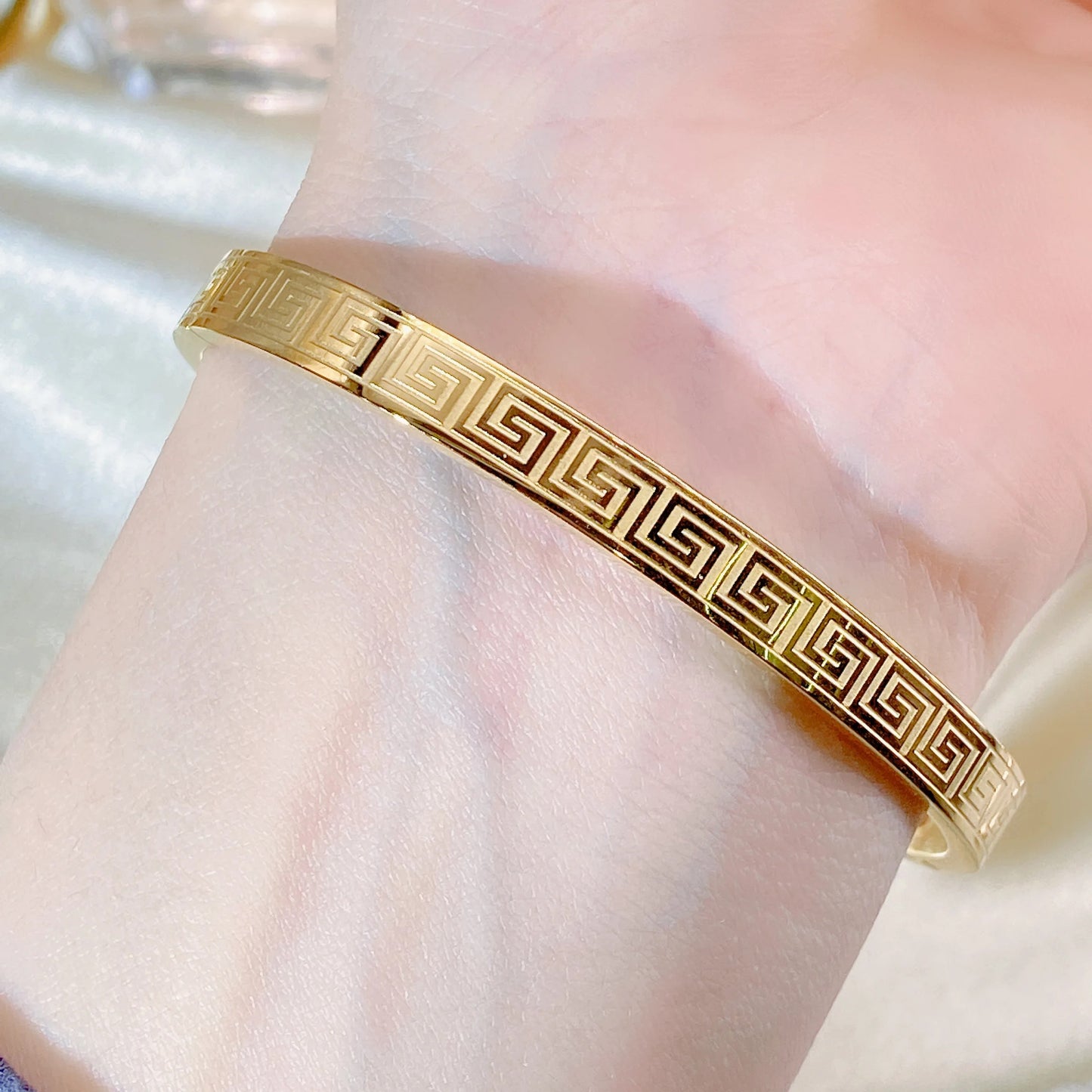 ELLE Luxury Gold Maze Bangle