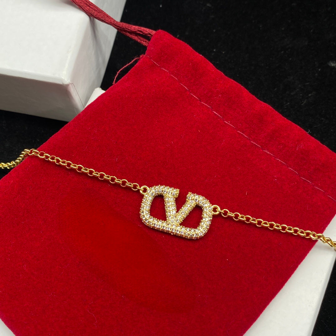 ESSENCE Luxury Gold "V" Necklace