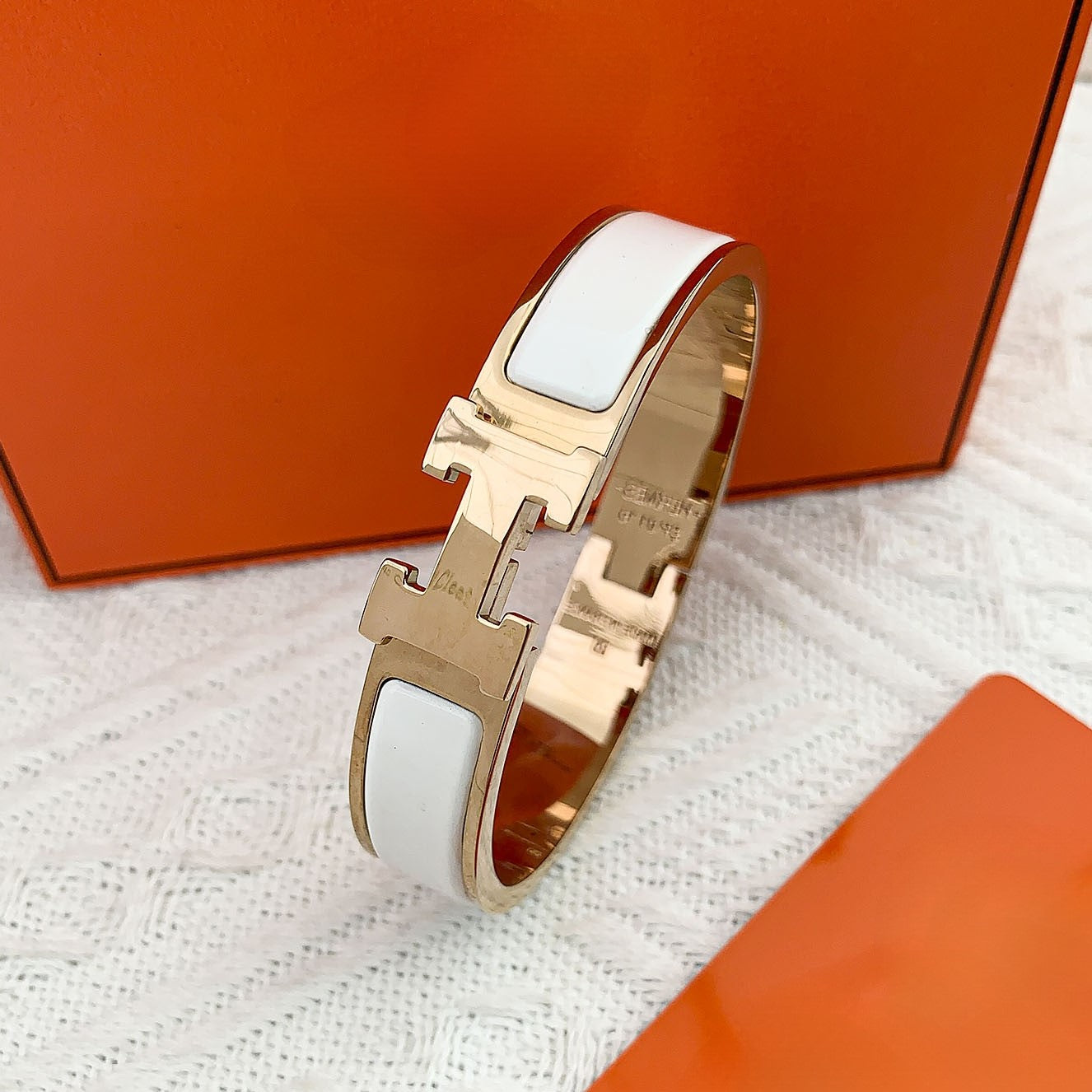 LAILA Luxury Gold Bangle