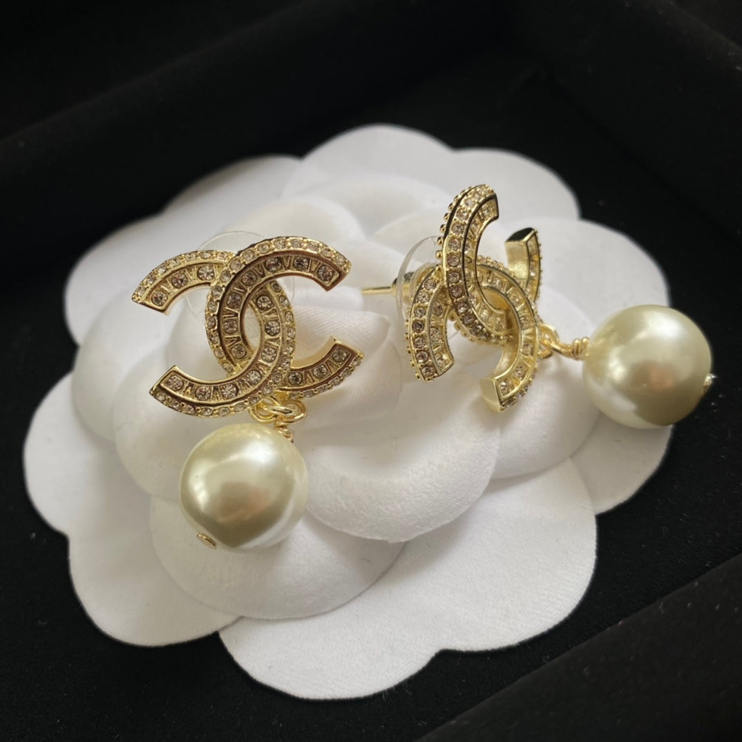 PARIS Pearl Ball Earrings