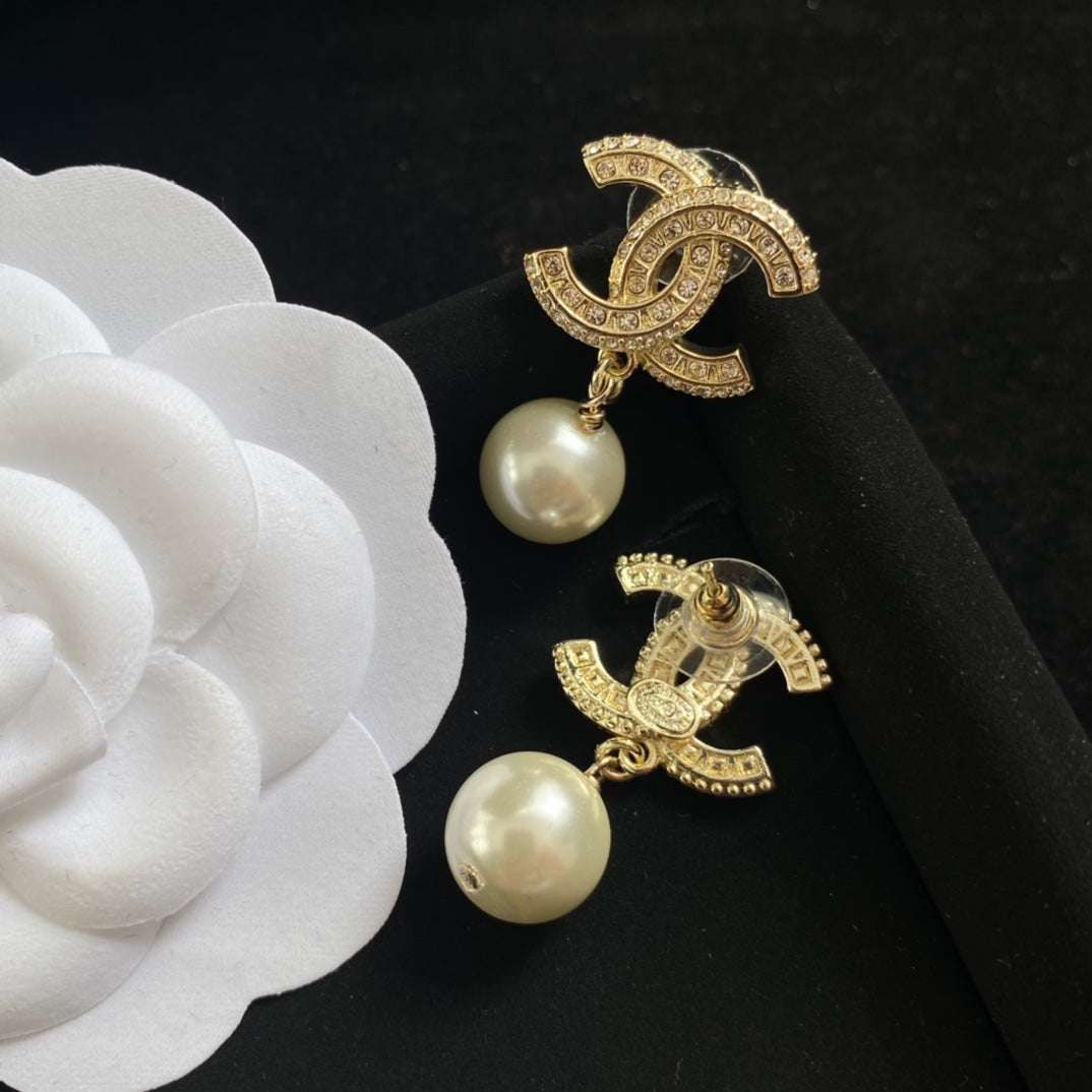 PARIS Pearl Ball Earrings