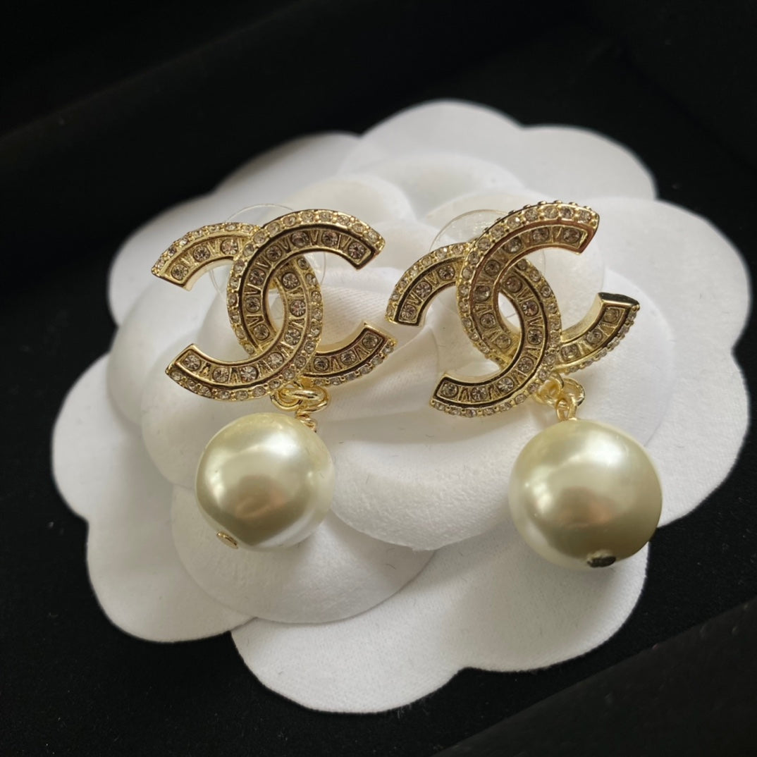 PARIS Pearl Ball Earrings