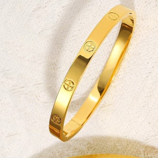 VIOLA I Luxury Gold Bangle (Cross)